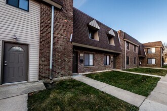 13256 S Prairie Ave Chicago, IL 60827 in Riverdale, IL - Building Photo - Building Photo