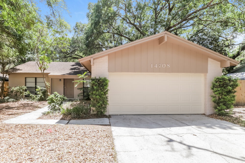 14708 Oak Vine Dr in Lutz, FL - Building Photo