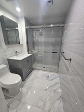 41-62-62 Bowne St in Queens, NY - Building Photo - Building Photo