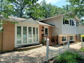 4517 Mayfield Dr in Annandale, VA - Building Photo - Building Photo