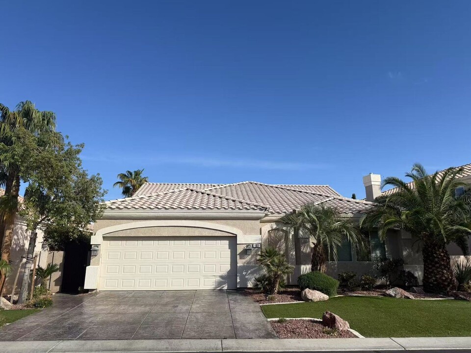 101 Sunshine Coast Ln in Las Vegas, NV - Building Photo