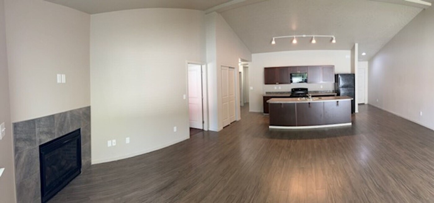 18008-18008 Shannon in Spokane Valley, WA - Foto de edificio