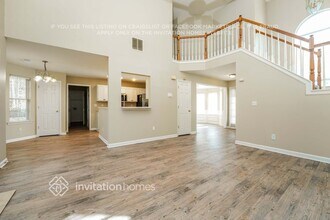 718 Arbour Way in Suwanee, GA - Foto de edificio - Building Photo