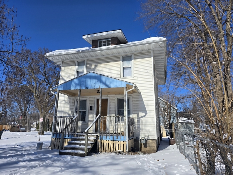 501 Fowler St in Waterloo, IA - Building Photo