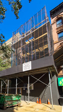 225 E 81st St in New York, NY - Foto de edificio - Building Photo