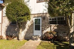 2425 Ashmore Ave in Chattanooga, TN - Building Photo