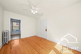 2651 N Spaulding Ave, Unit 2W in Chicago, IL - Building Photo - Building Photo