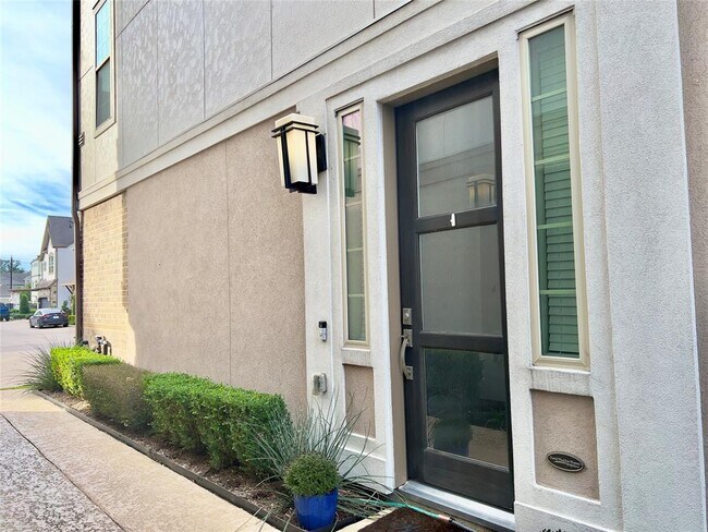1206 Birkland Pine Ln in Houston, TX - Foto de edificio - Building Photo