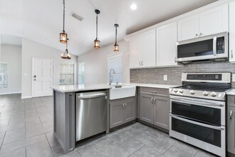 2120 W Spruce St in Tampa, FL - Building Photo - Building Photo
