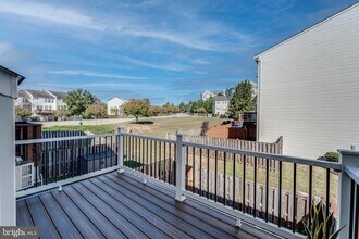 15972 Canada Goose Loop in Woodbridge, VA - Building Photo - Building Photo