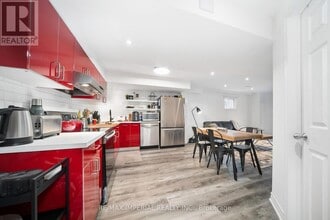 9 Caramel Crescent in Richmond Hill, ON - Building Photo - Building Photo