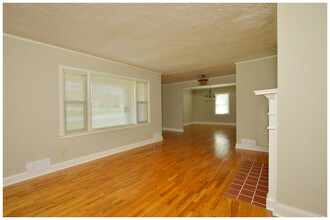 569 Flamingo Ave in Frankfort, KY - Foto de edificio - Building Photo