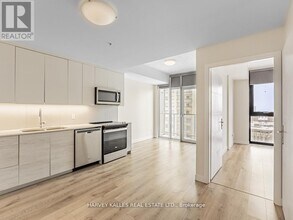 60-1060 Frederick St in Kitchener, ON - Building Photo - Building Photo