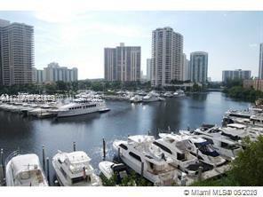 19701 E Country Club Dr in Aventura, FL - Foto de edificio