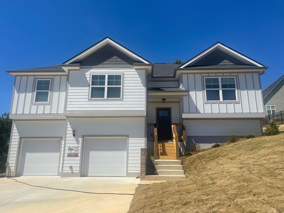 7240 Old Bug Ln in Ooltewah, TN - Building Photo