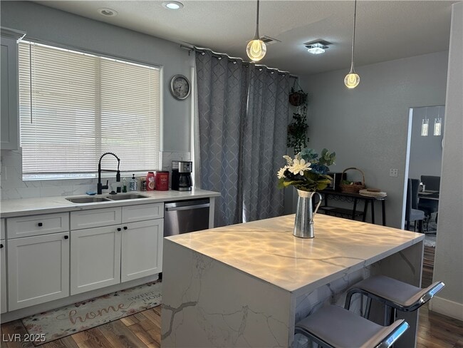 8901 Kingswood Dr in Las Vegas, NV - Building Photo - Building Photo