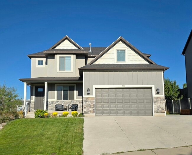 property at 9051 N Clubhouse Ln