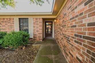 1420 Briar Run in Benbrook, TX - Building Photo - Building Photo