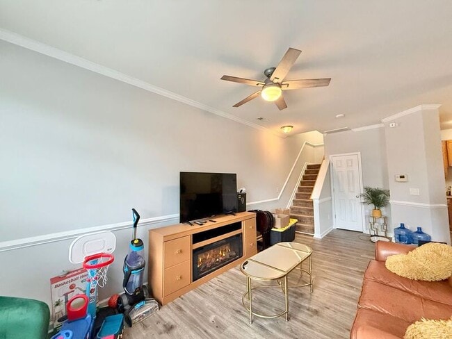 351 Gilman Ln in Raleigh, NC - Building Photo - Building Photo