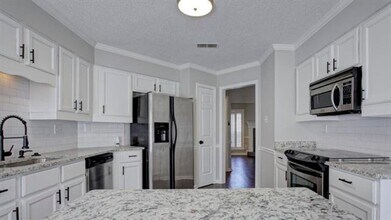 6479 Stone Lake Dr in Bartlett, TN - Building Photo - Building Photo