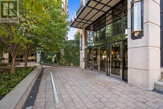245 Kent St in Ottawa, ON - Building Photo - Building Photo