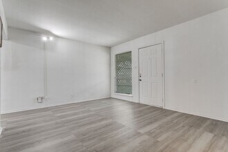 528 Southtrail Dr in San Antonio, TX - Building Photo - Building Photo