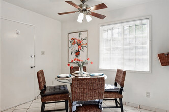 4445 Avocado St in Los Angeles, CA - Building Photo - Building Photo