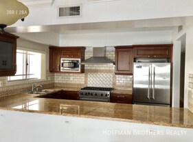 11848 Kiowa Ave in Los Angeles, CA - Building Photo