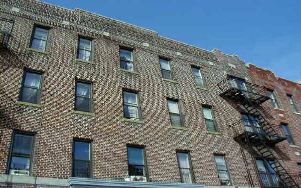 717-721 Avenue C in Brooklyn, NY - Foto de edificio - Building Photo