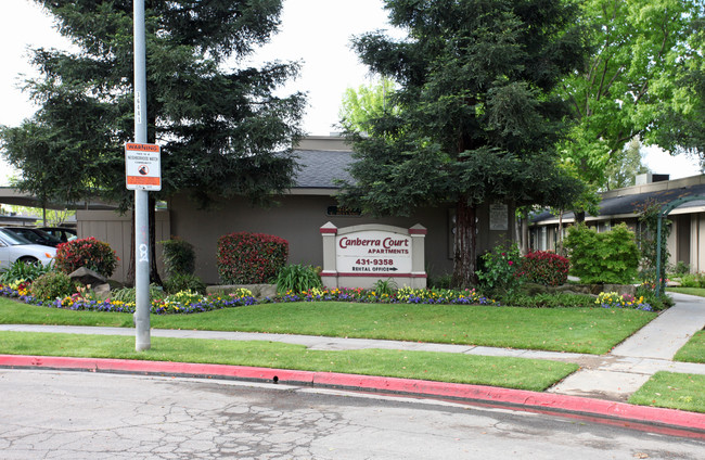 Canberra Court in Fresno, CA - Foto de edificio - Building Photo