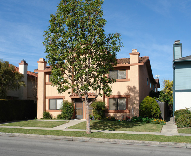 4021-4029 Farquhar Ave in Los Alamitos, CA - Foto de edificio - Building Photo