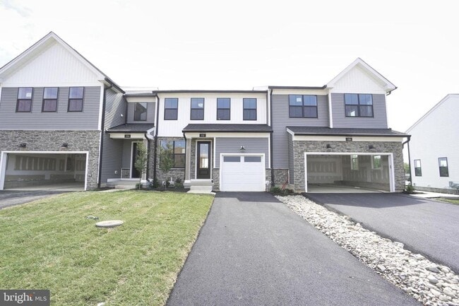 property at 332 Aspen Wy