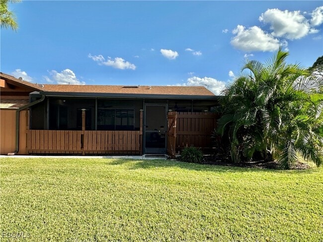 15427 Crystal Lake Dr in North Fort Myers, FL - Building Photo - Building Photo
