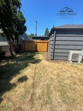 611 Centennial Blvd in Springfield, OR - Building Photo - Building Photo