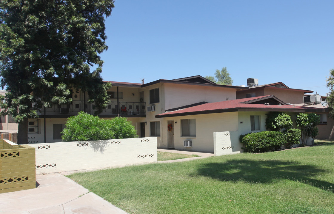 4136 N 45th Pl in Phoenix, AZ - Building Photo