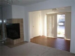 8739 W 106th Terrace in Overland Park, KS - Building Photo - Building Photo