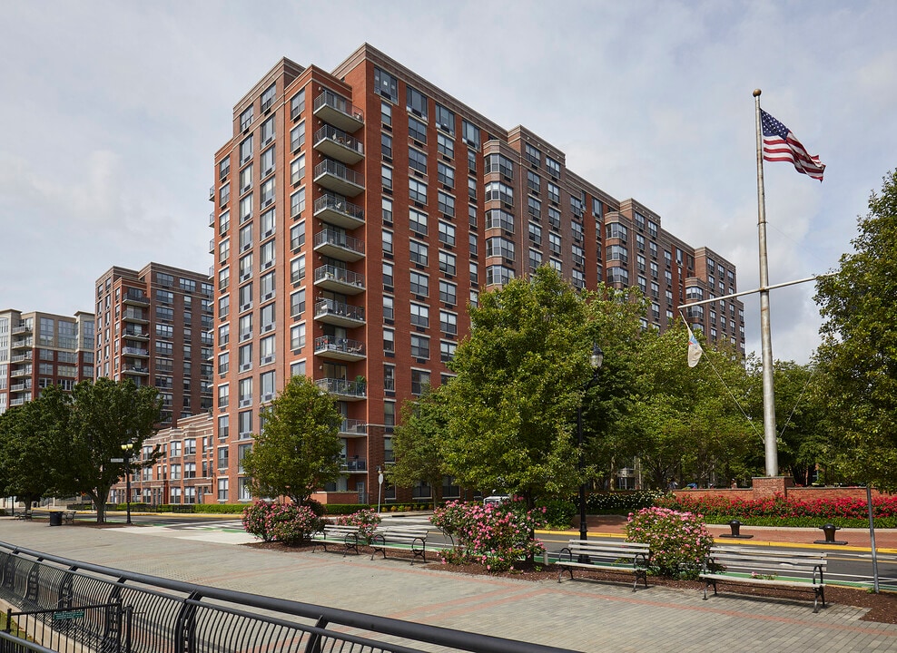 The South Independence in Hoboken, NJ - Building Photo