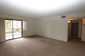 5995 Dandridge Ln in San Diego, CA - Building Photo - Building Photo