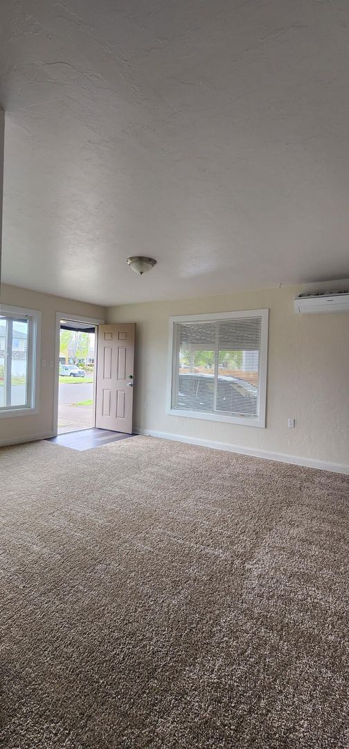property at 1730 SW Maple St