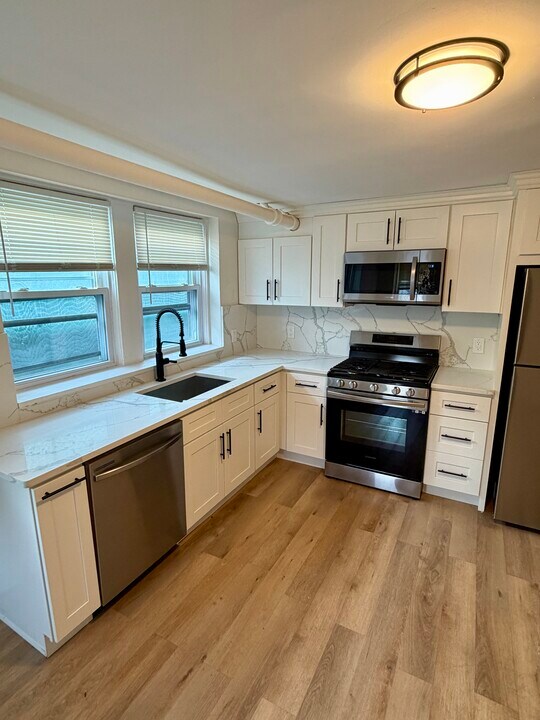 54 S Kensico Ave, Unit BSMT in White Plains, NY - Foto de edificio