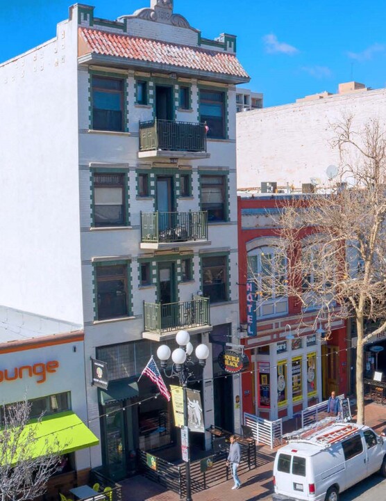 Lincoln Hotel in San Diego, CA - Building Photo