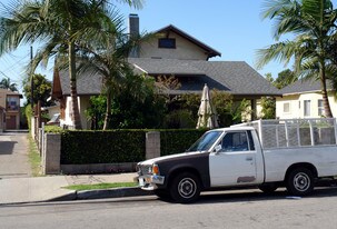 230 W Regent St in Inglewood, CA - Building Photo