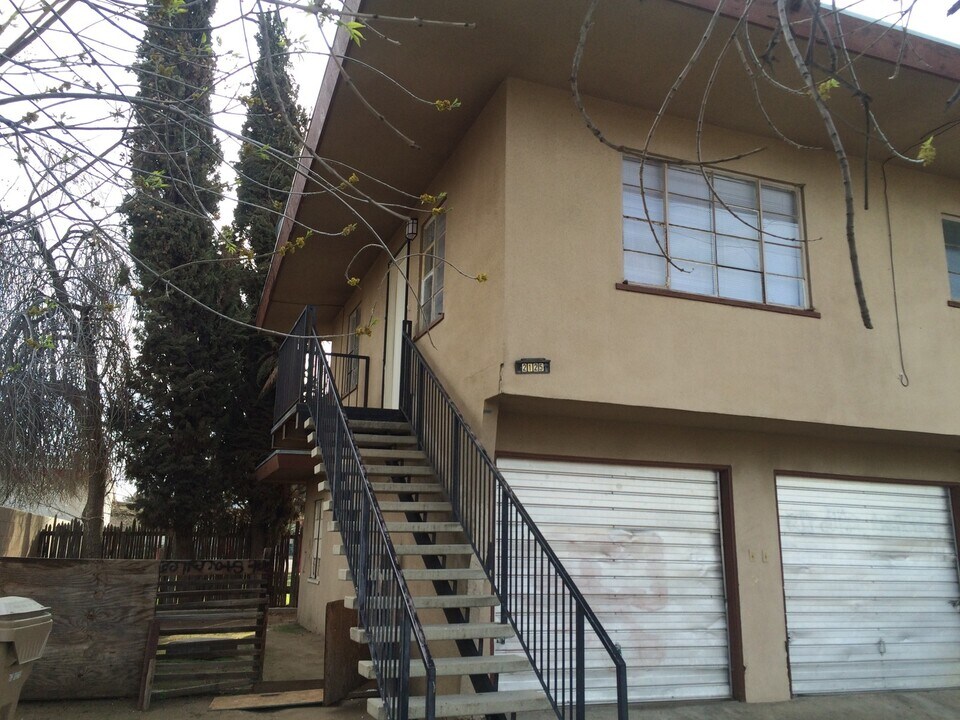2123 N King St-Unit -2125 in Bakersfield, CA - Building Photo