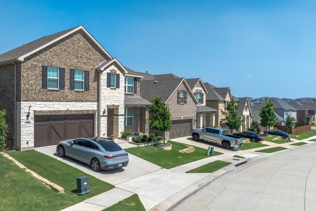 Castle Hills Northpointe in Lewisville, TX - Foto de edificio - Building Photo