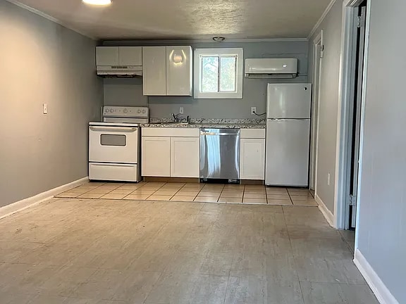 4102 Seaview St in North Myrtle Beach, SC - Foto de edificio - Building Photo