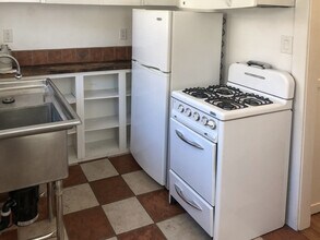 10865 Fruitland Dr, Unit .25 in Studio City, CA - Building Photo - Building Photo