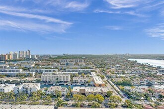 2000 Island Blvd in Aventura, FL - Building Photo - Building Photo