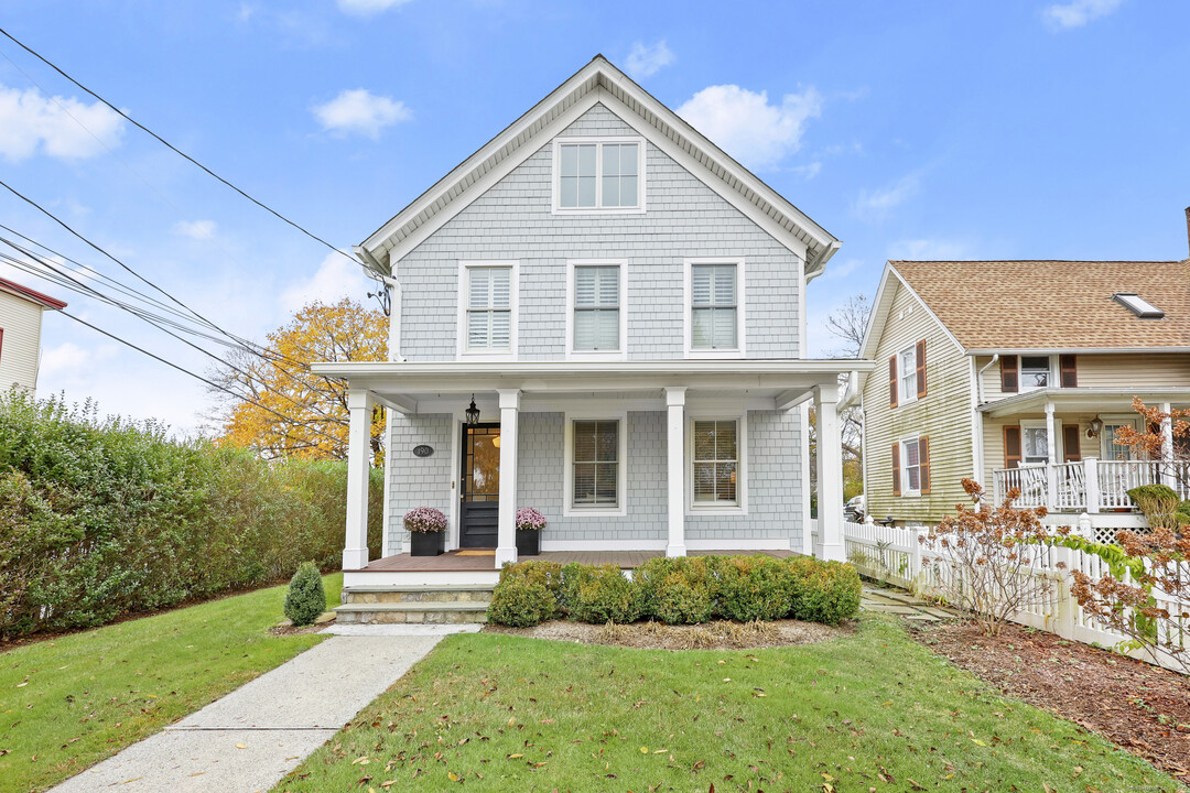 190 High Ridge Ave in Ridgefield, CT - Building Photo