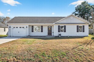 130 Woodbury Farm Dr in Jacksonville, NC - Building Photo