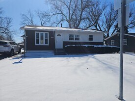 3119 W 67th St in Davenport, IA - Building Photo